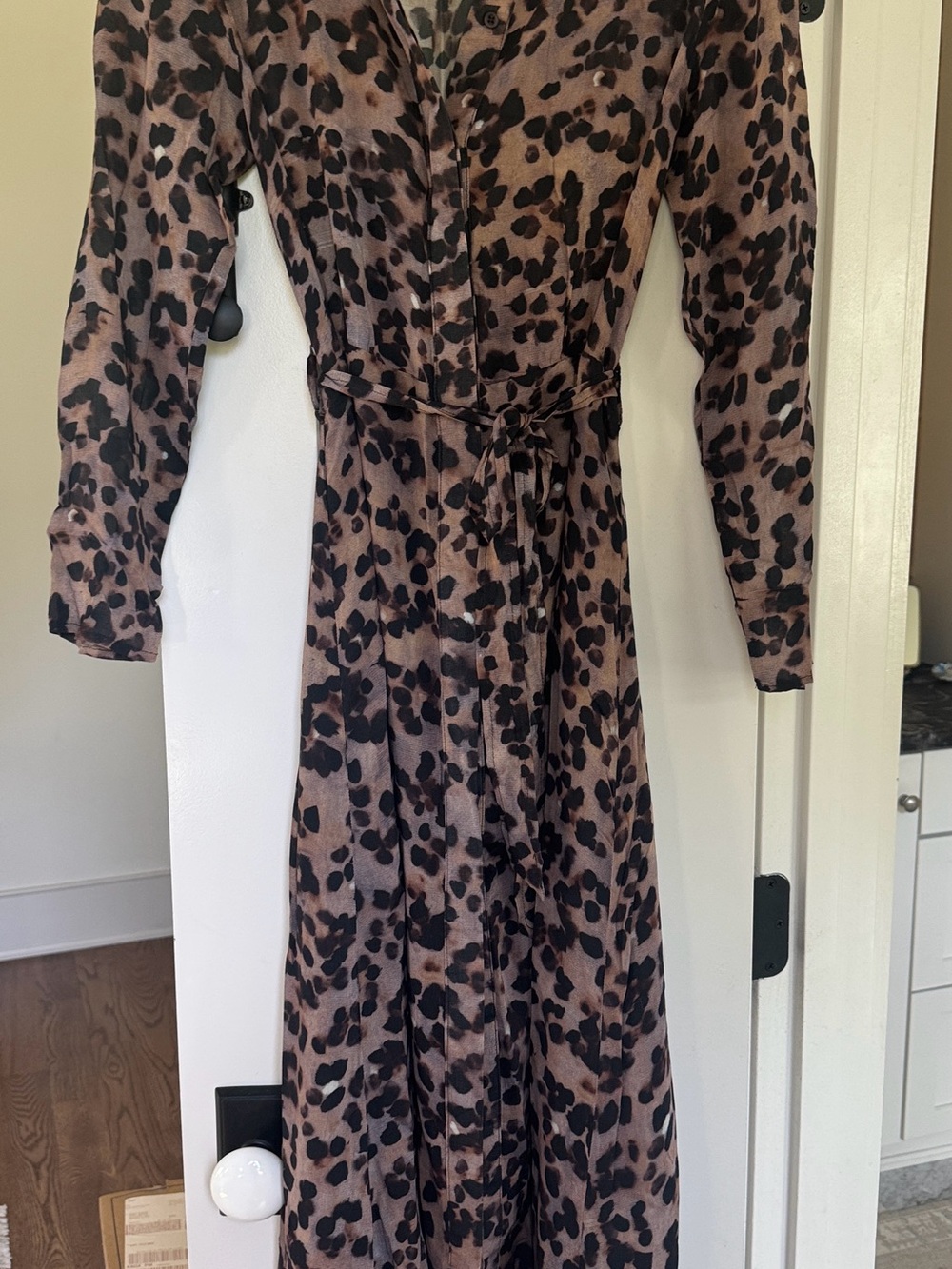 Bella Dahl Taupe and Black Leopard Print Long Sleeve Maxi Dress. Never worn